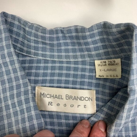 MICHAEL Brandon Resort Short Sleeve Button Up - Picture 2 of 5